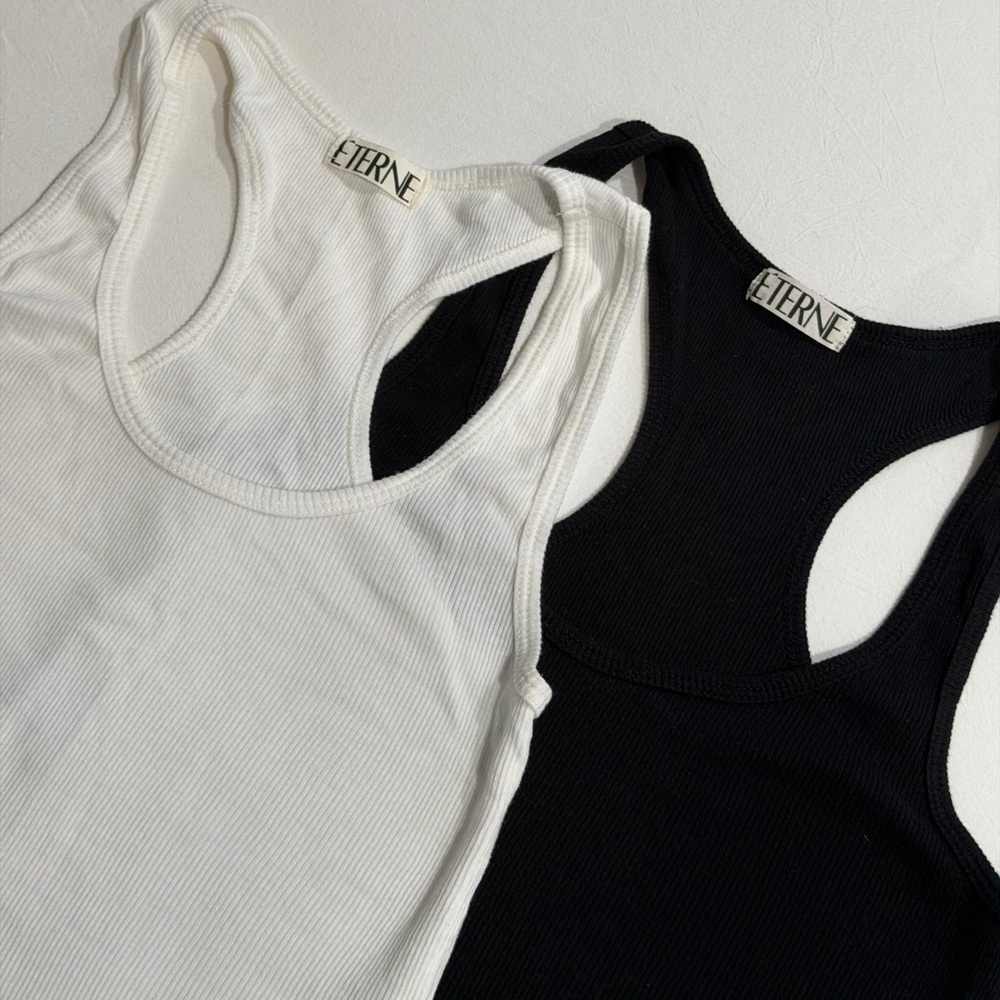 2 pack black & white Eterne racer back cropped tanks